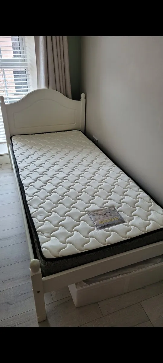 Single bed with mattress