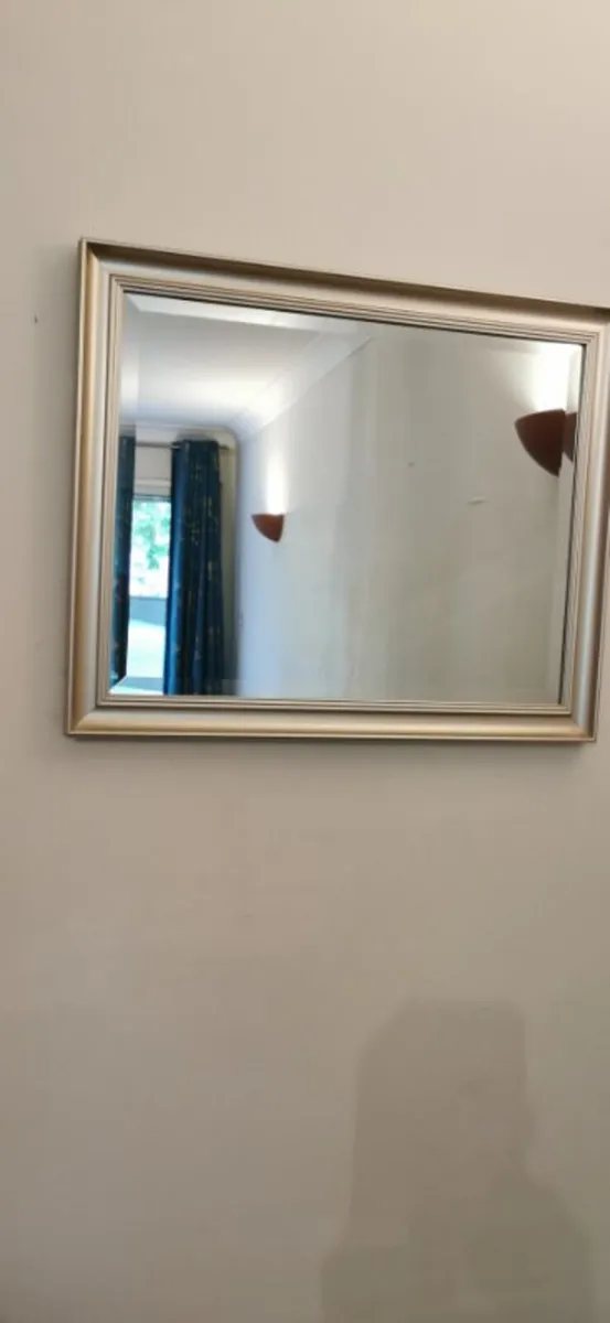 Sofa, matching armchairs, bedside table, mirror di - Image 4