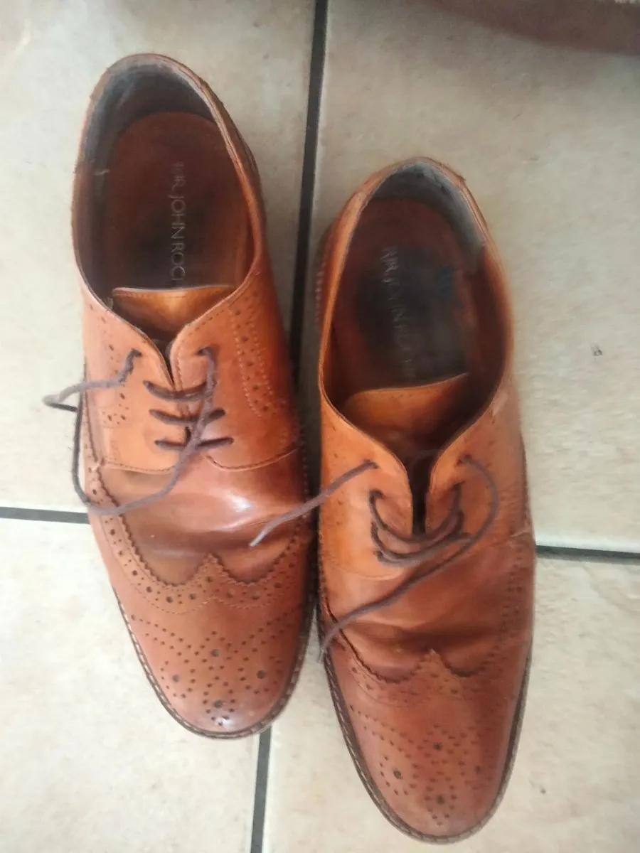 Tan Brogues
