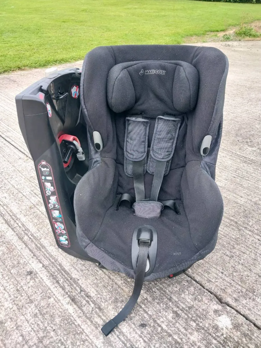Maxi Cosi Axiss Car Seat - Image 2