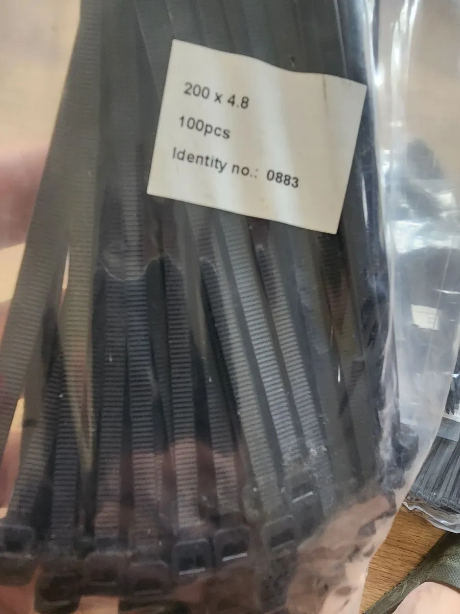 Cable ties - Image 1