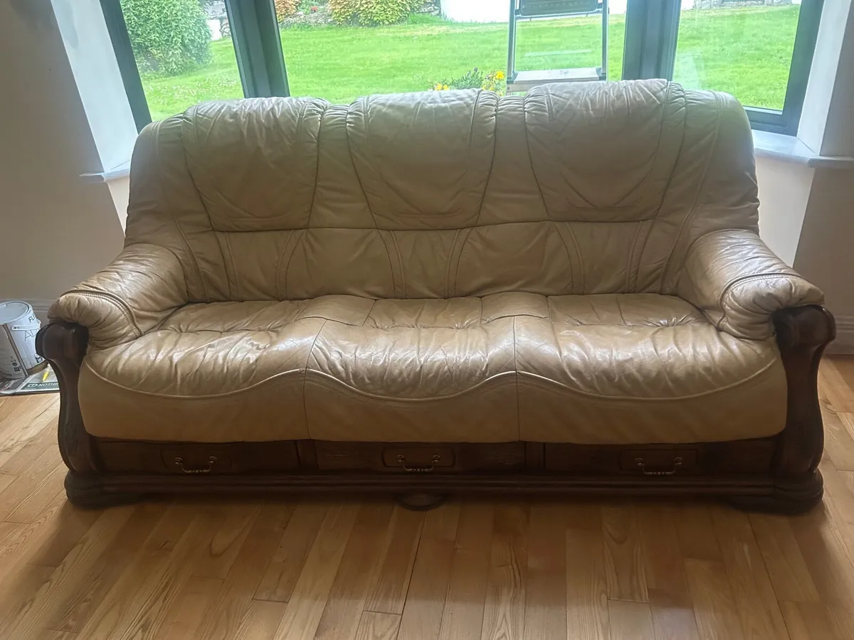 Suite  of furniture - Image 2