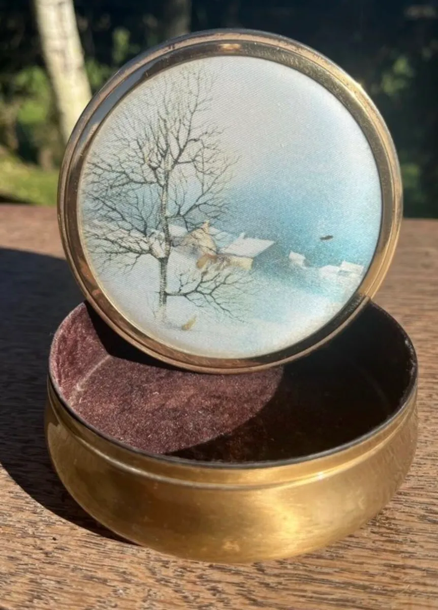 1970s brass footed trinket box - Image 1