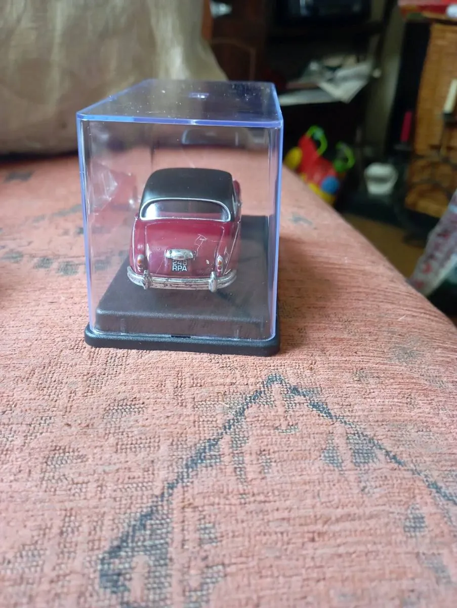 CORGI CLASSIC DIE--CAST MODLE JAGUAR MK 2 SERIES. - Image 2