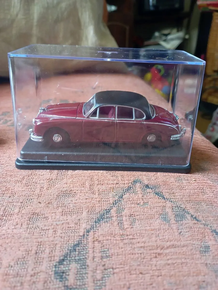 CORGI CLASSIC DIE--CAST MODLE JAGUAR MK 2 SERIES. - Image 3