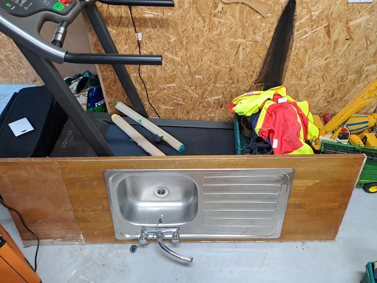 Used kitchen work tops - Image 1