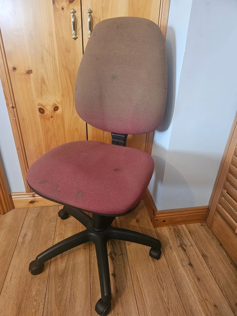 Office swivel chair FREE TO TAKE AWAY - Image 1