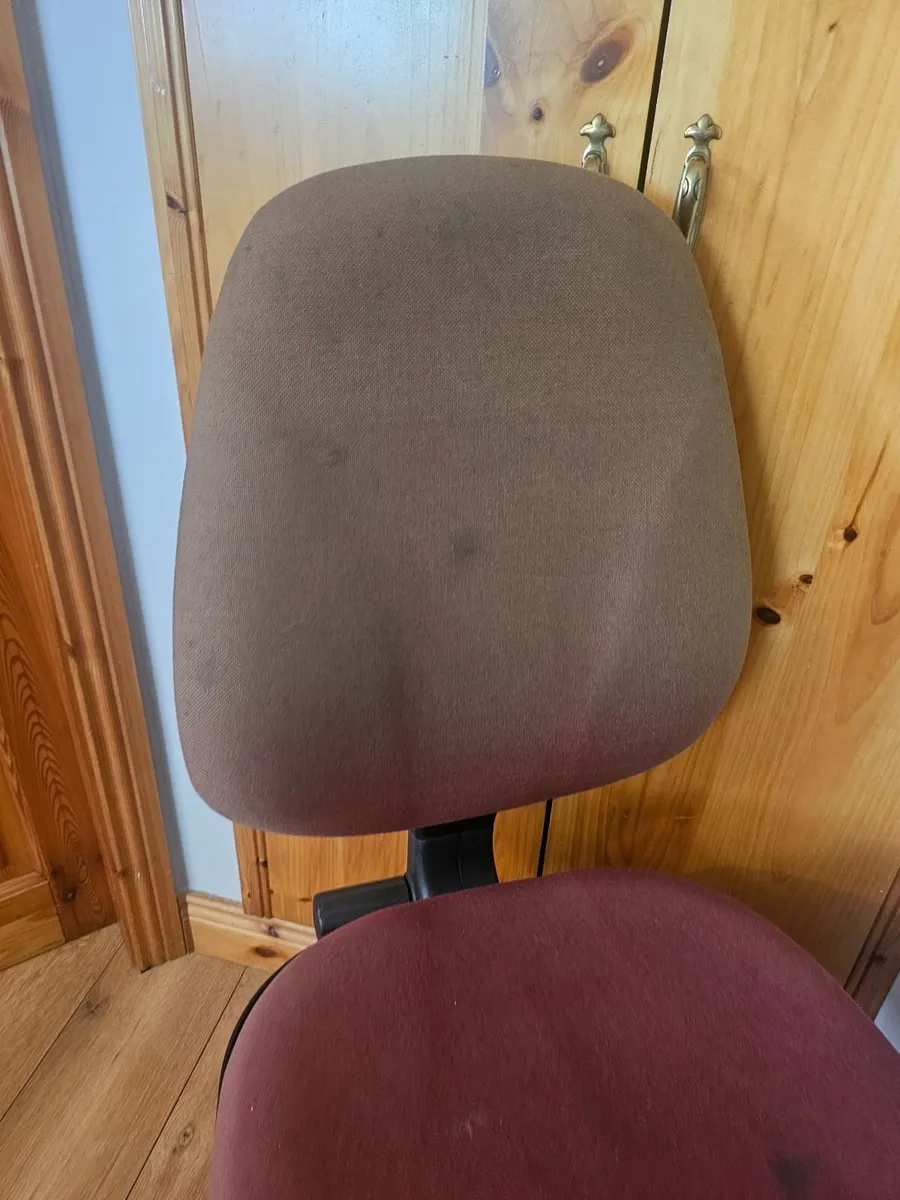 Office swivel chair FREE TO TAKE AWAY - Image 2