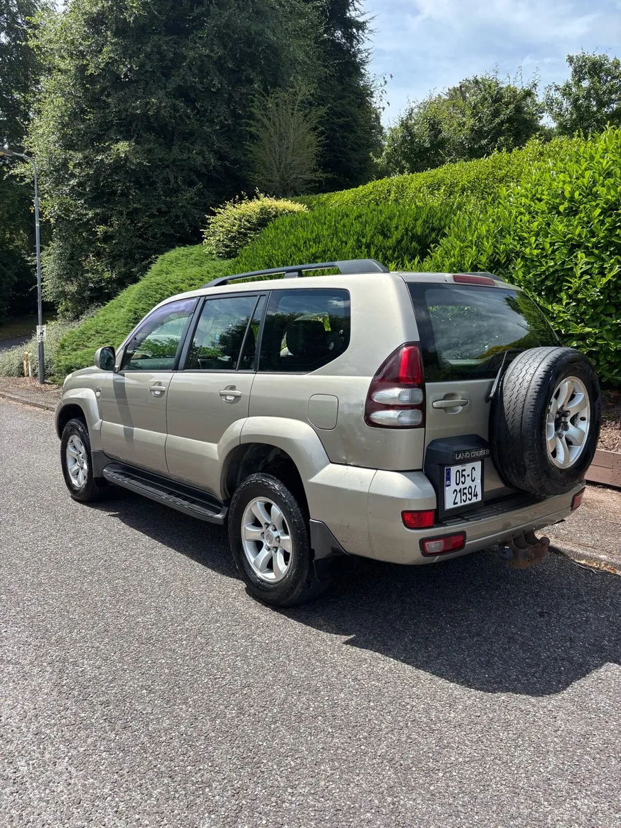 Land Cruiser 5 seat crewcab 333 tax - Image 2