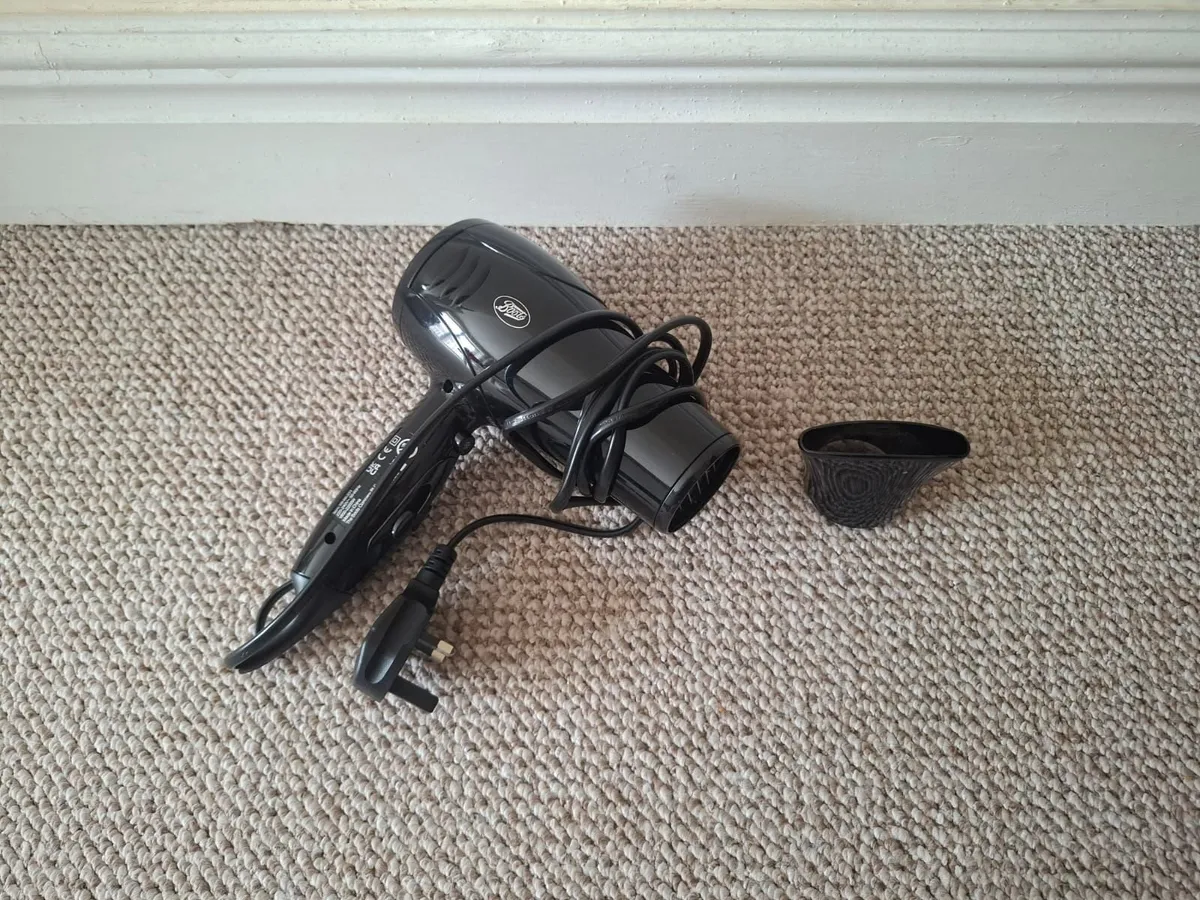 Powerful and efficient 2000W hair dryer - Image 2
