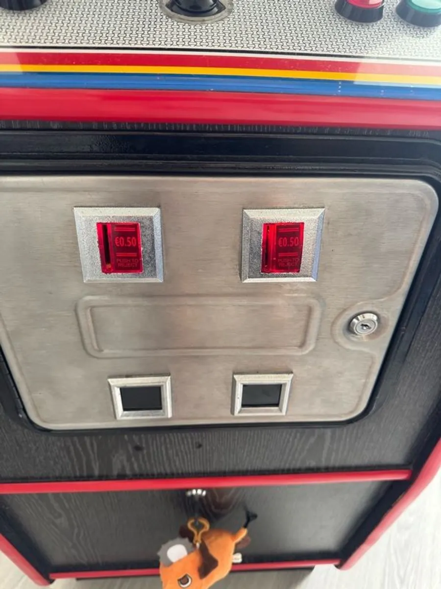 Arcade Cabinet - Image 2