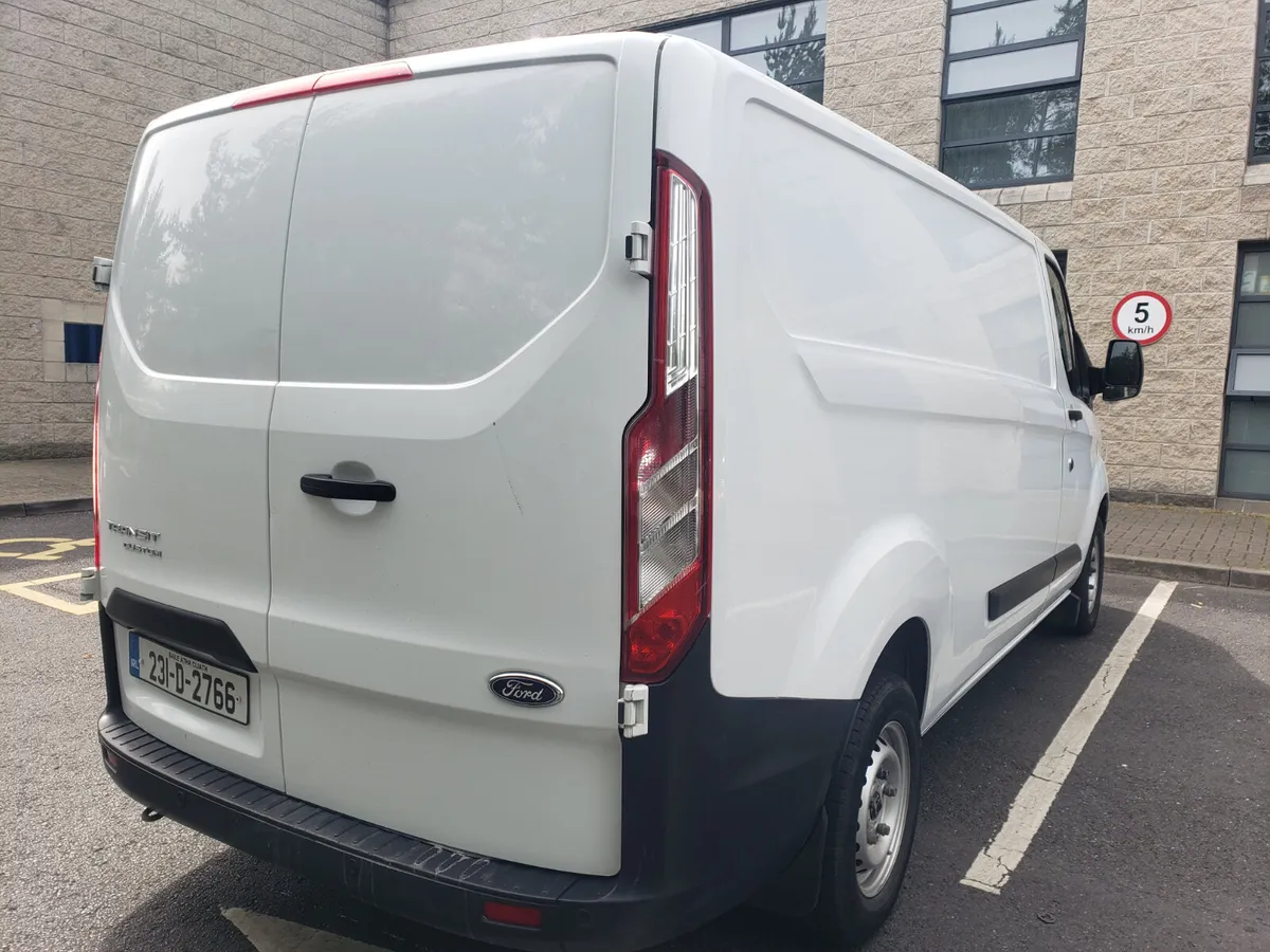 Ford Transit Custom 2023 - Image 4