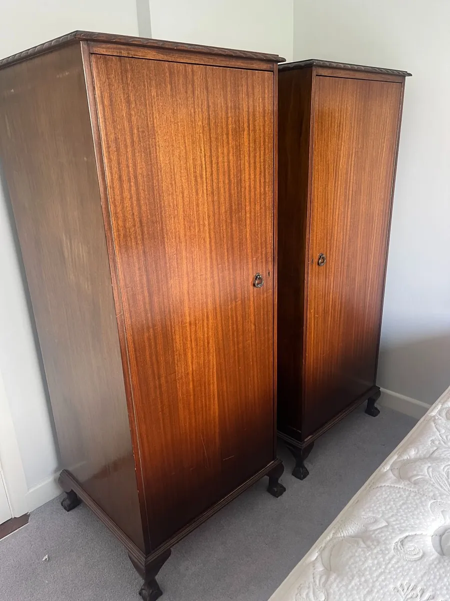 Pair of wooden vintage wardrobes (sold together) - Image 2