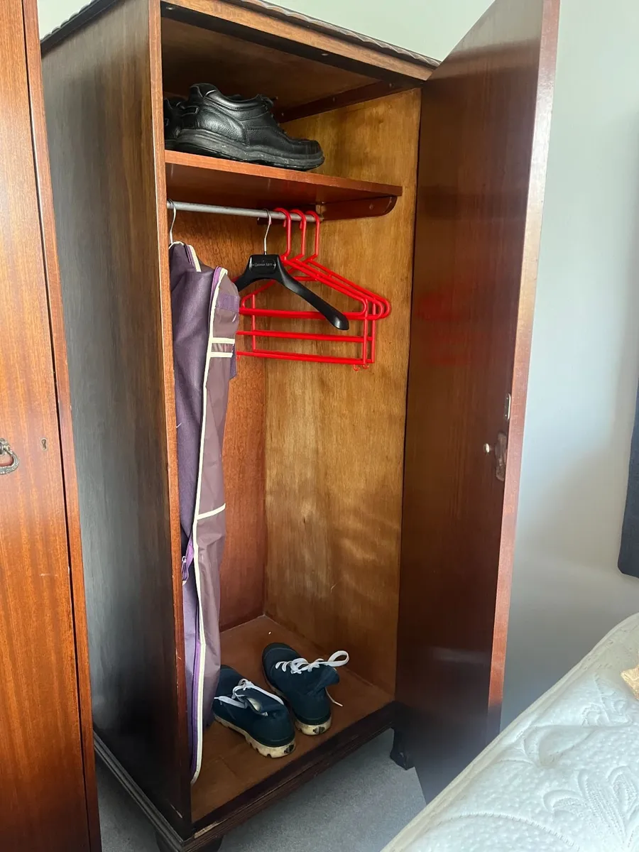 Pair of wooden vintage wardrobes (sold together) - Image 3