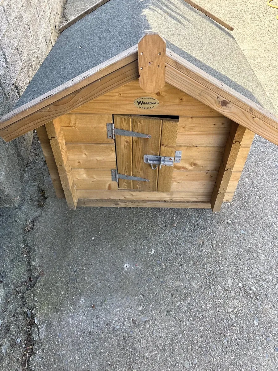 Dog kennel - Image 1