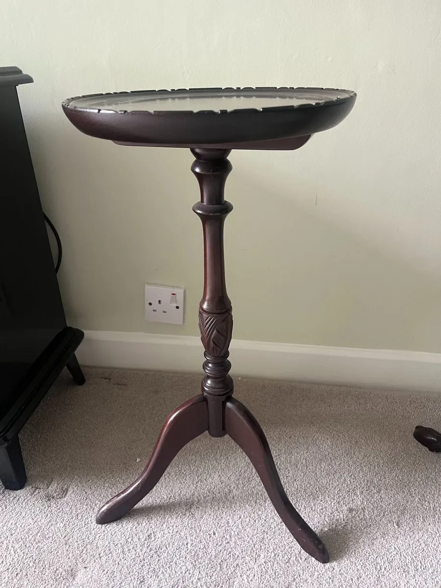 Set of Three Vintage Mahogany Pedestal Tables - Image 3