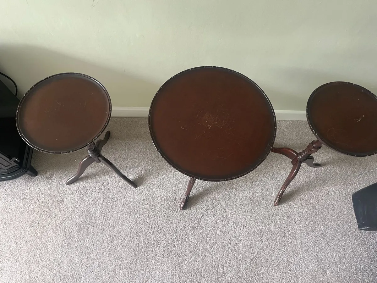 Set of Three Vintage Mahogany Pedestal Tables - Image 4