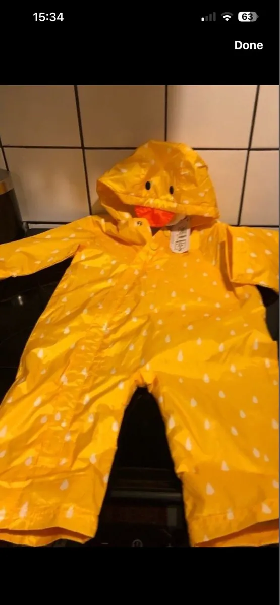 Girls BNWT rain suit 9/12 mths €10 - Image 1