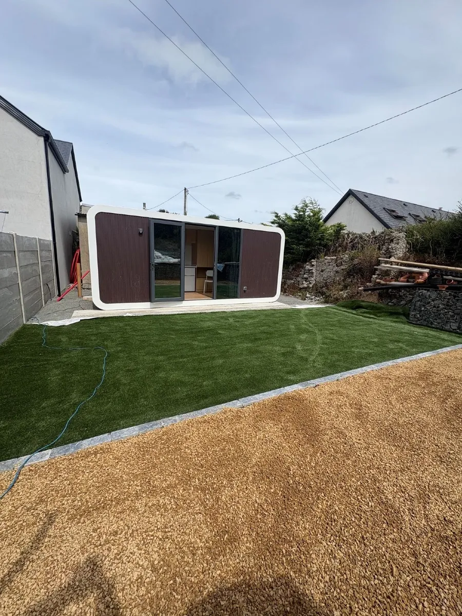 Apple Cabin 20ft x 7ft – Fully Equipped - Image 1
