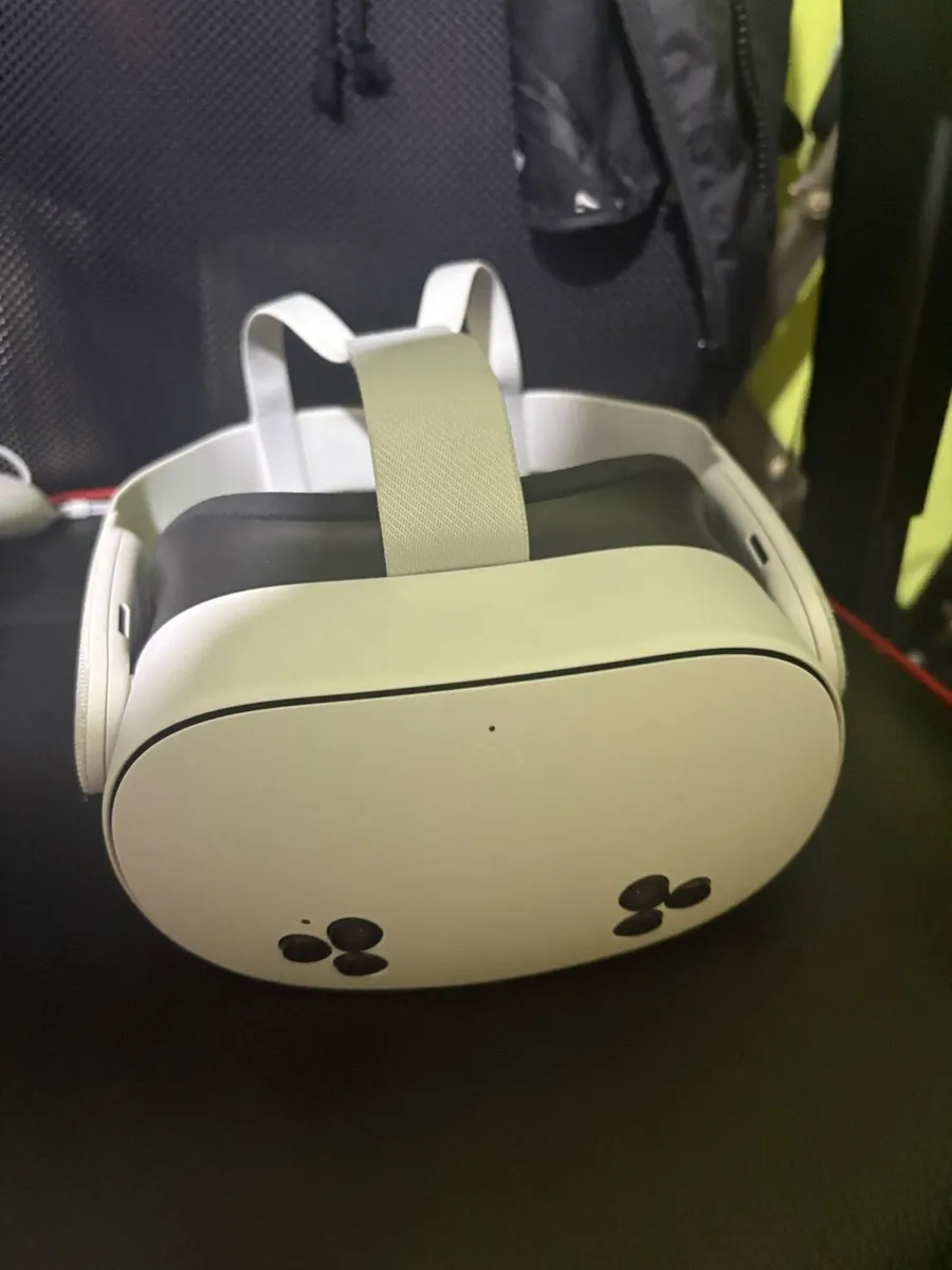 Quest 3s - Image 1