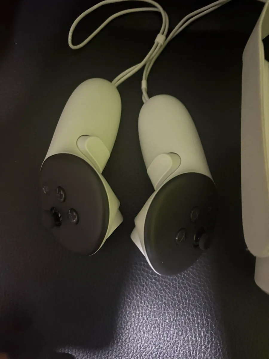 Quest 3s - Image 2