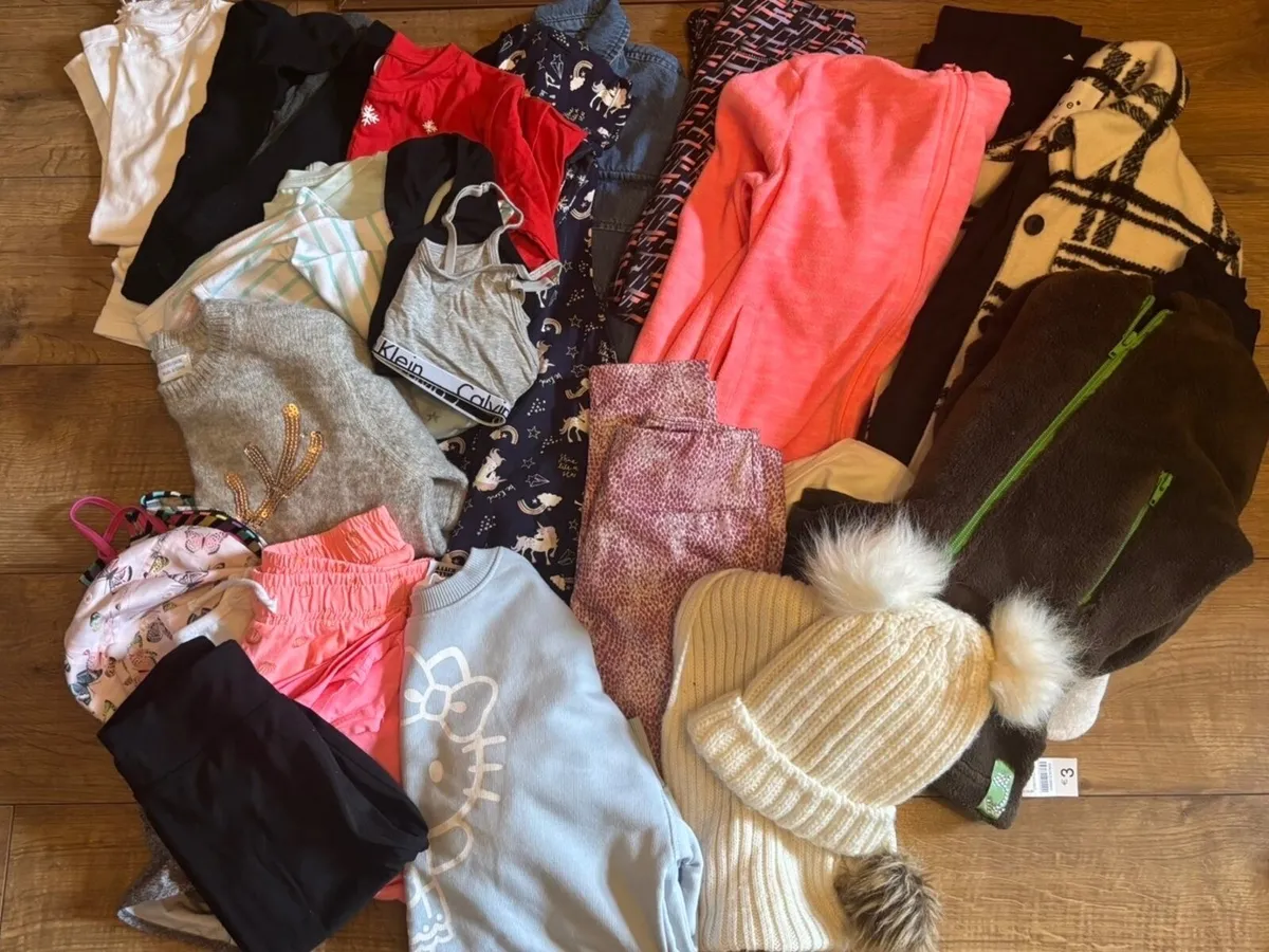 Girls bundle of aged 8-9 clothes - Image 1