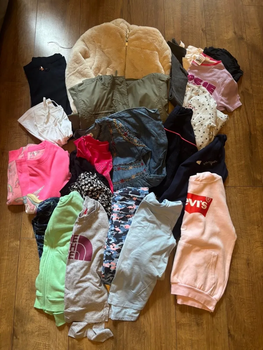 Girls bundle of aged 8-9 clothes various brands - Image 1