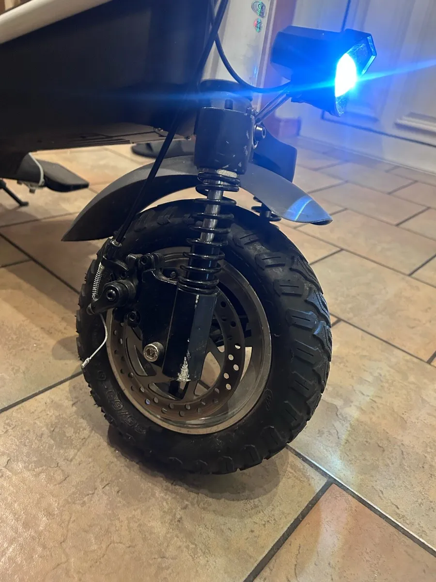 Kruz electric scooter 48v - Image 4