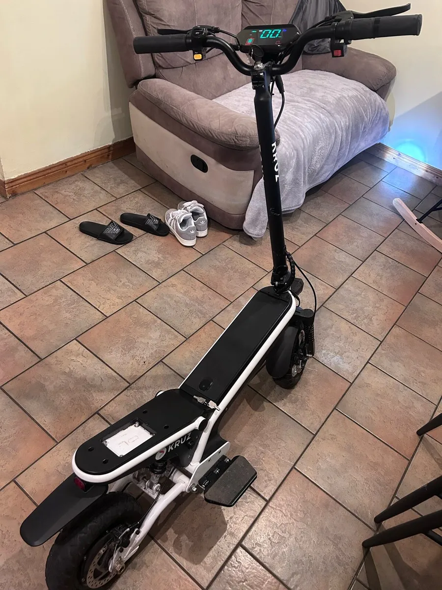 Kruz electric scooter 48v - Image 1