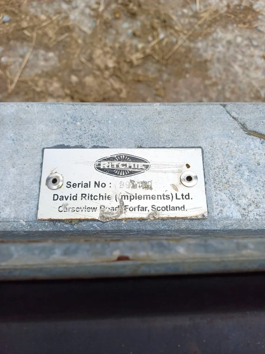 GALV. FLIP OVER YARD SCRAPER/6FT CASHEL BOX - Image 3