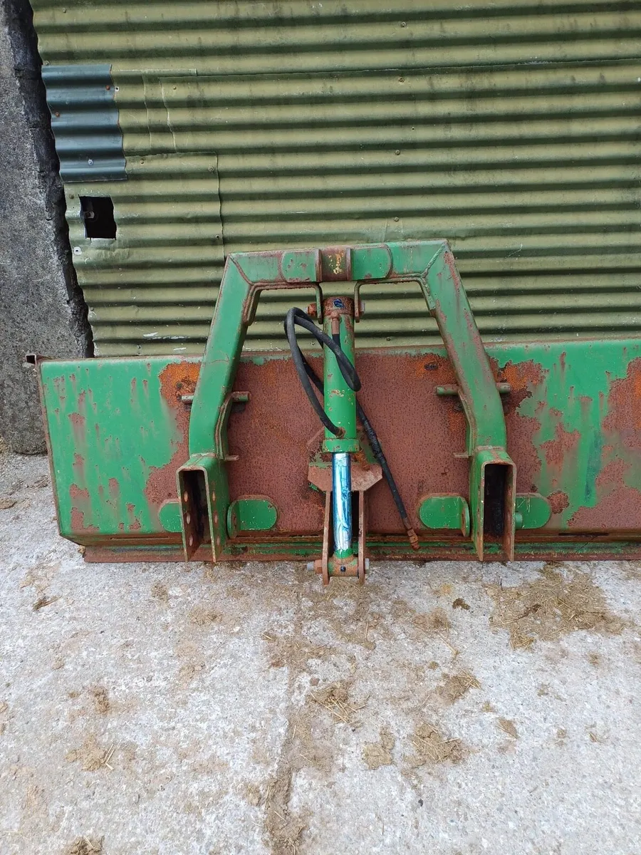 GALV. FLIP OVER YARD SCRAPER/6FT CASHEL BOX - Image 4