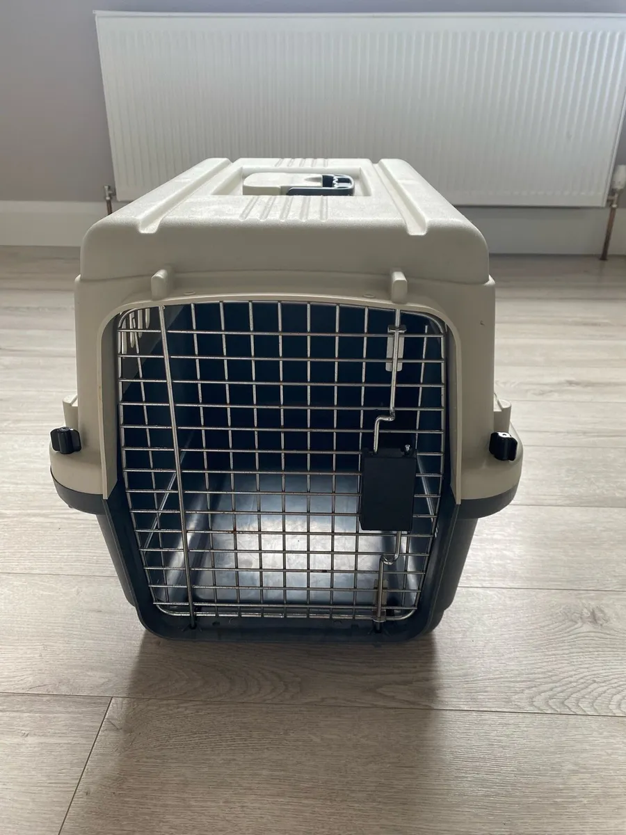 Pet carrier/dog crate - €40 - Image 1