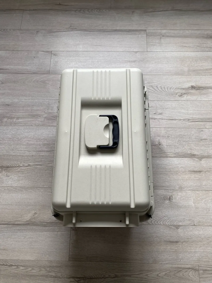 Pet carrier/dog crate - €40 - Image 3