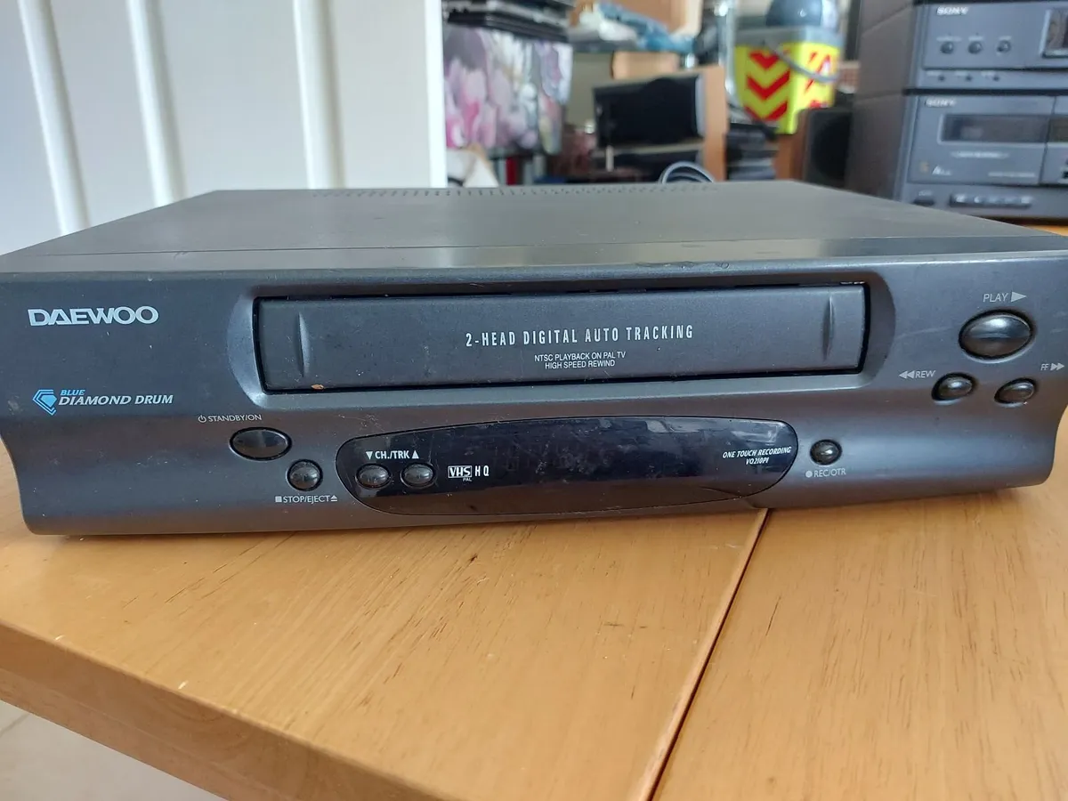 DAEWOO VHS Player, Model VQ210PI, 2 Head Digital A - Image 1
