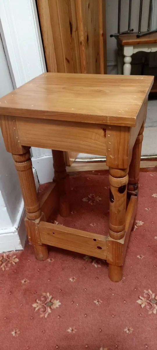 Small Pine Plant Stand - Image 1