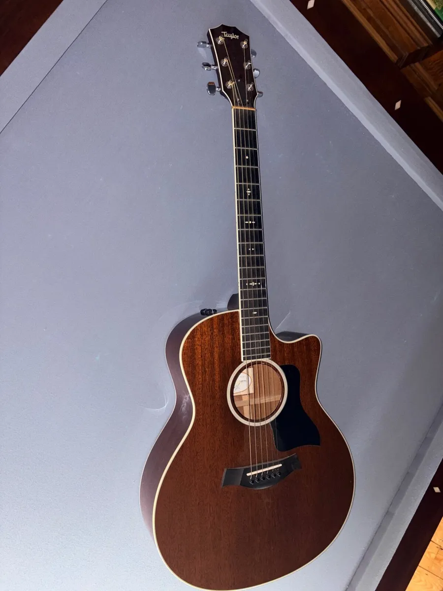 Taylor 526ce mahogany acoustic-electric guitar - Image 4