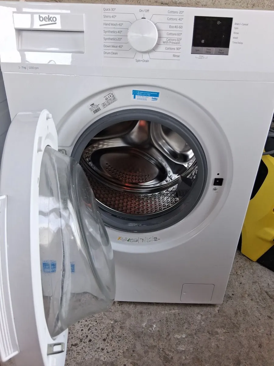 Washing machine - Image 1
