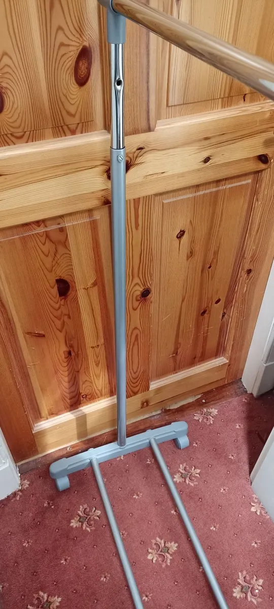 Lightweight Clothes Rail - Image 2