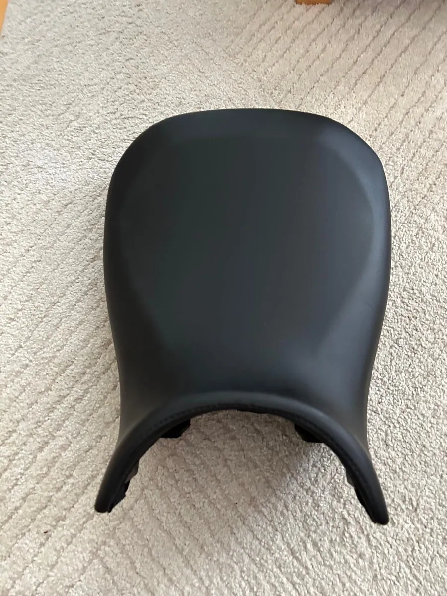 BMW seat - Image 1