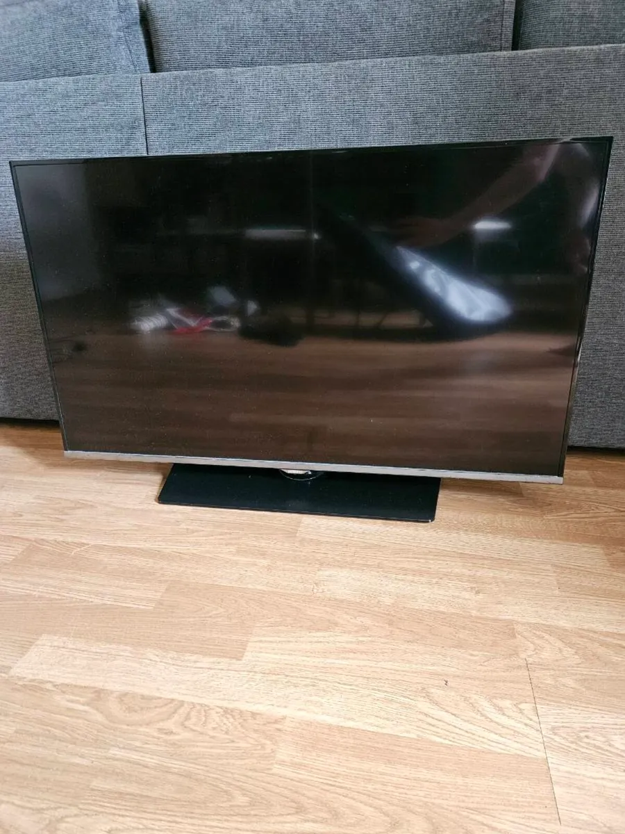 Samsung TV - Image 1