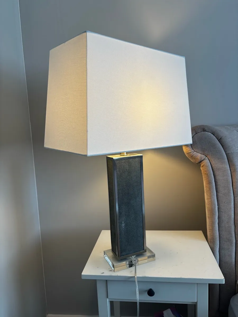 Almost new bedside lamp in white shade, silver - Image 2