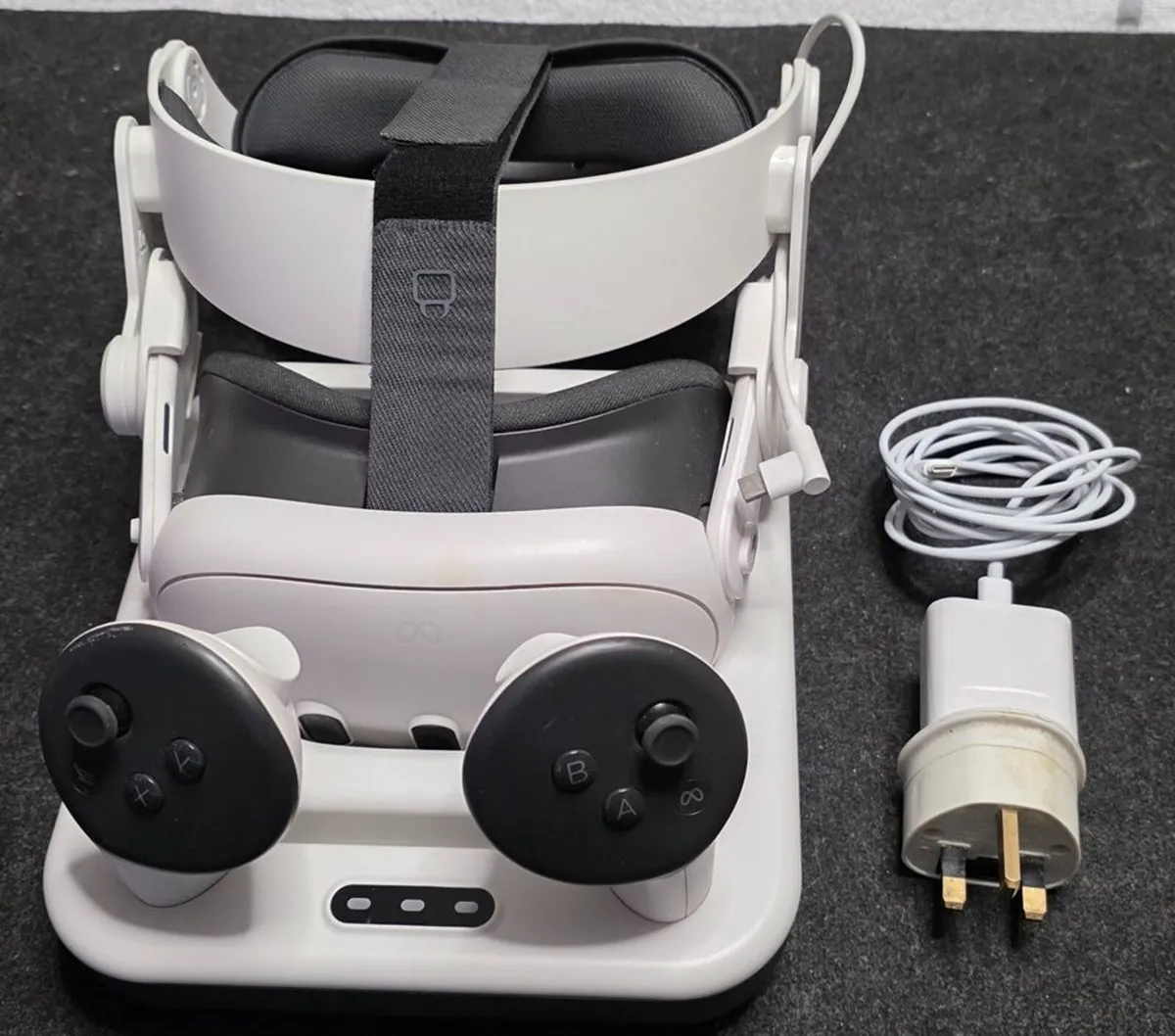 Meta Quest 3 512GB VR + Accessories - Image 1