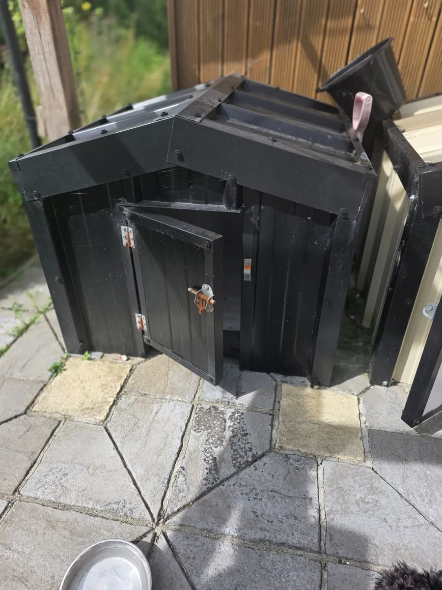 Insulated Dog Kennel - Image 2