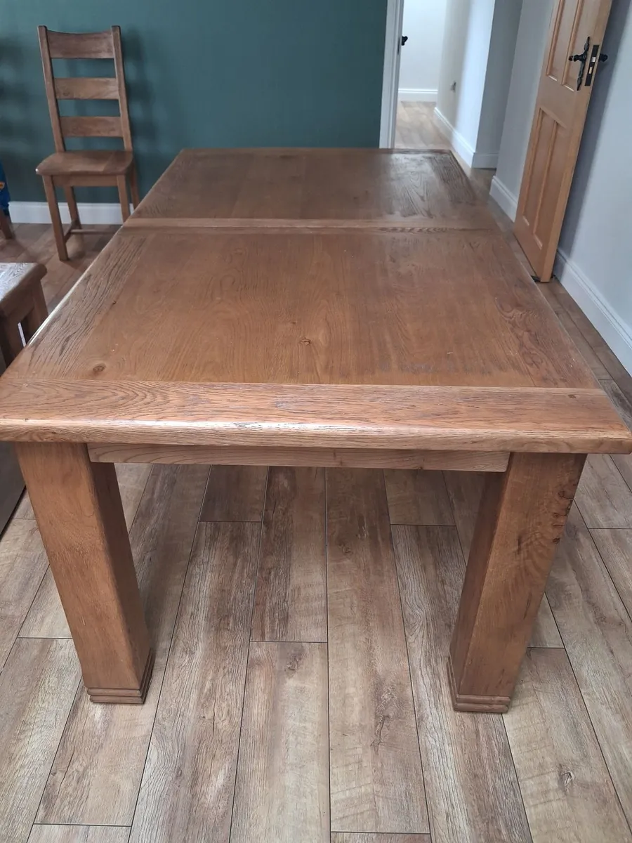 Dining table, chairs and bench - Image 3