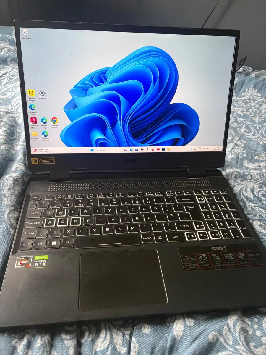 Laptop - Image 1