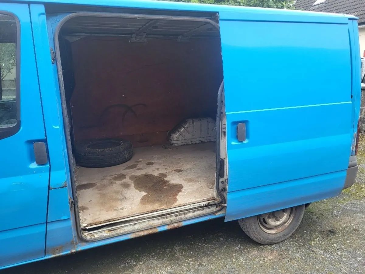 Ford Transit 2012 - Image 2