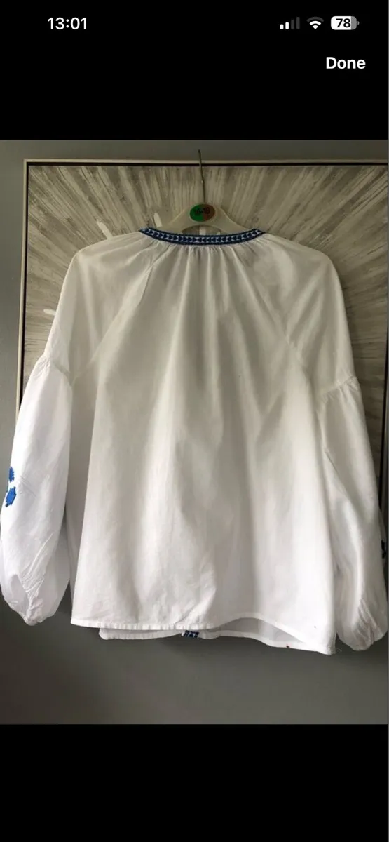 Ladies stunning shirt size S €5 - Image 2