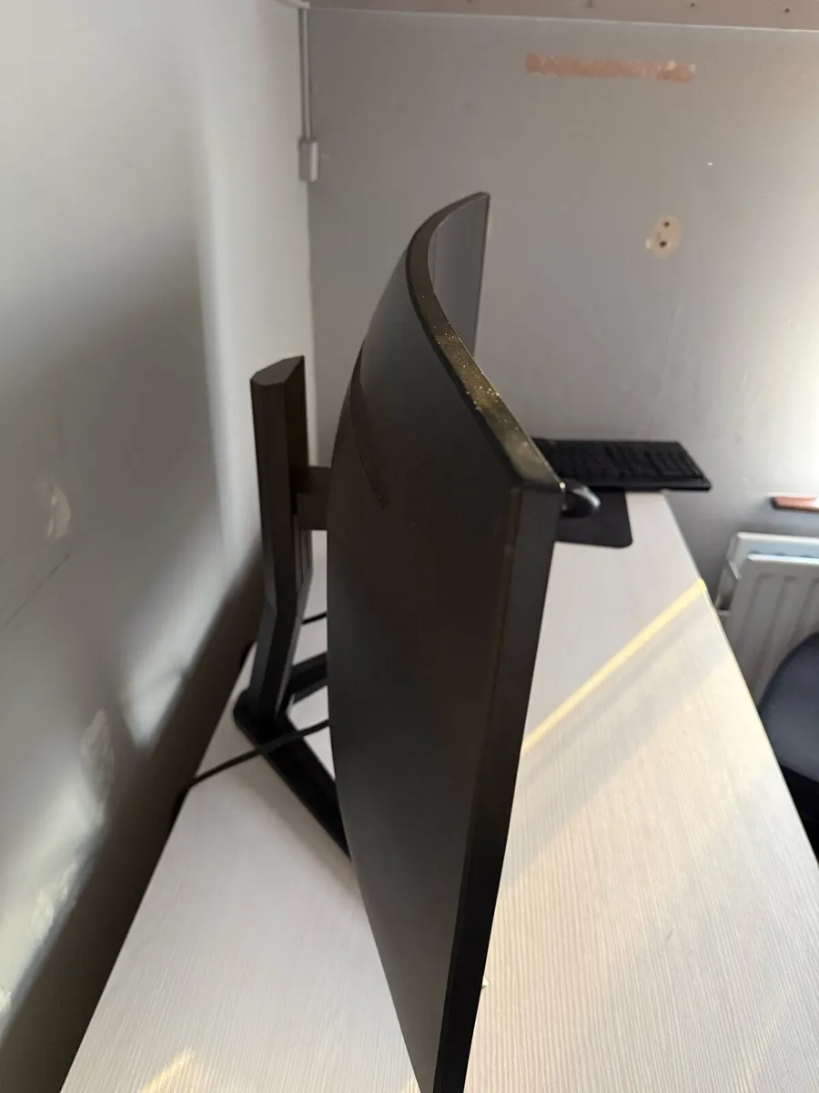 Iiyama Ultra Wide Curved Monitor - Image 3