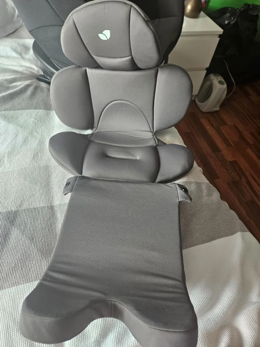 Joie spin 360 car seat 0 months to 4 years - Image 1