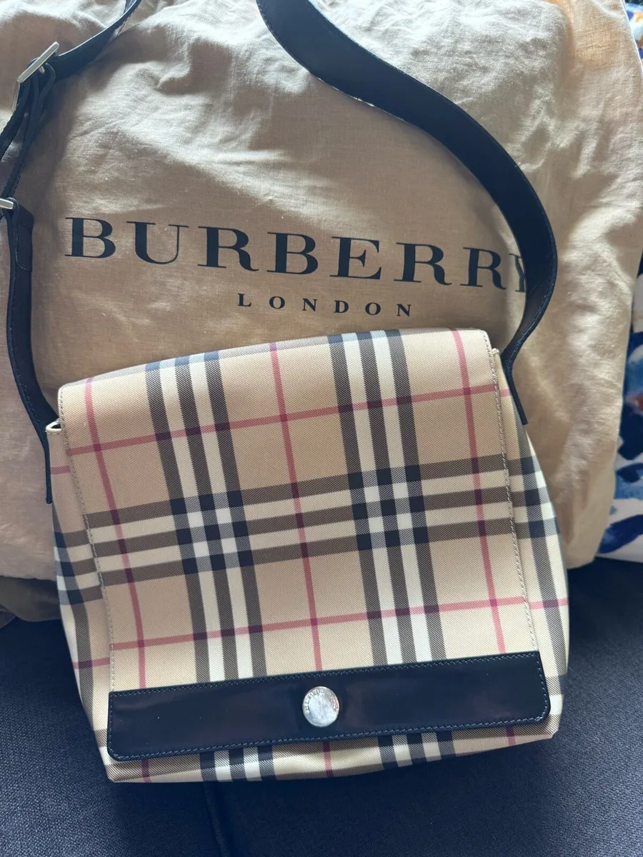 Burberry bag - Image 1